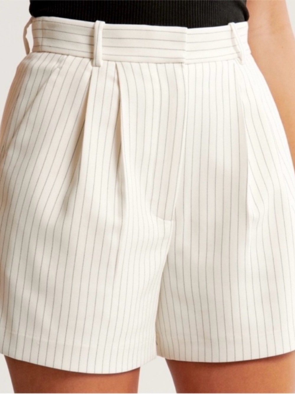 Abercrombie & Fitch High-Waist Pinstripe Tailored Shorts  size 34/18